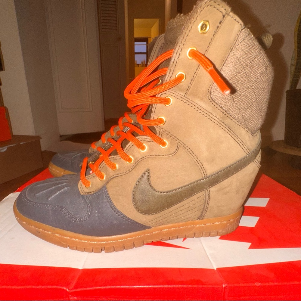 Nike Dunk Sky Hi Snkrbt 2.0